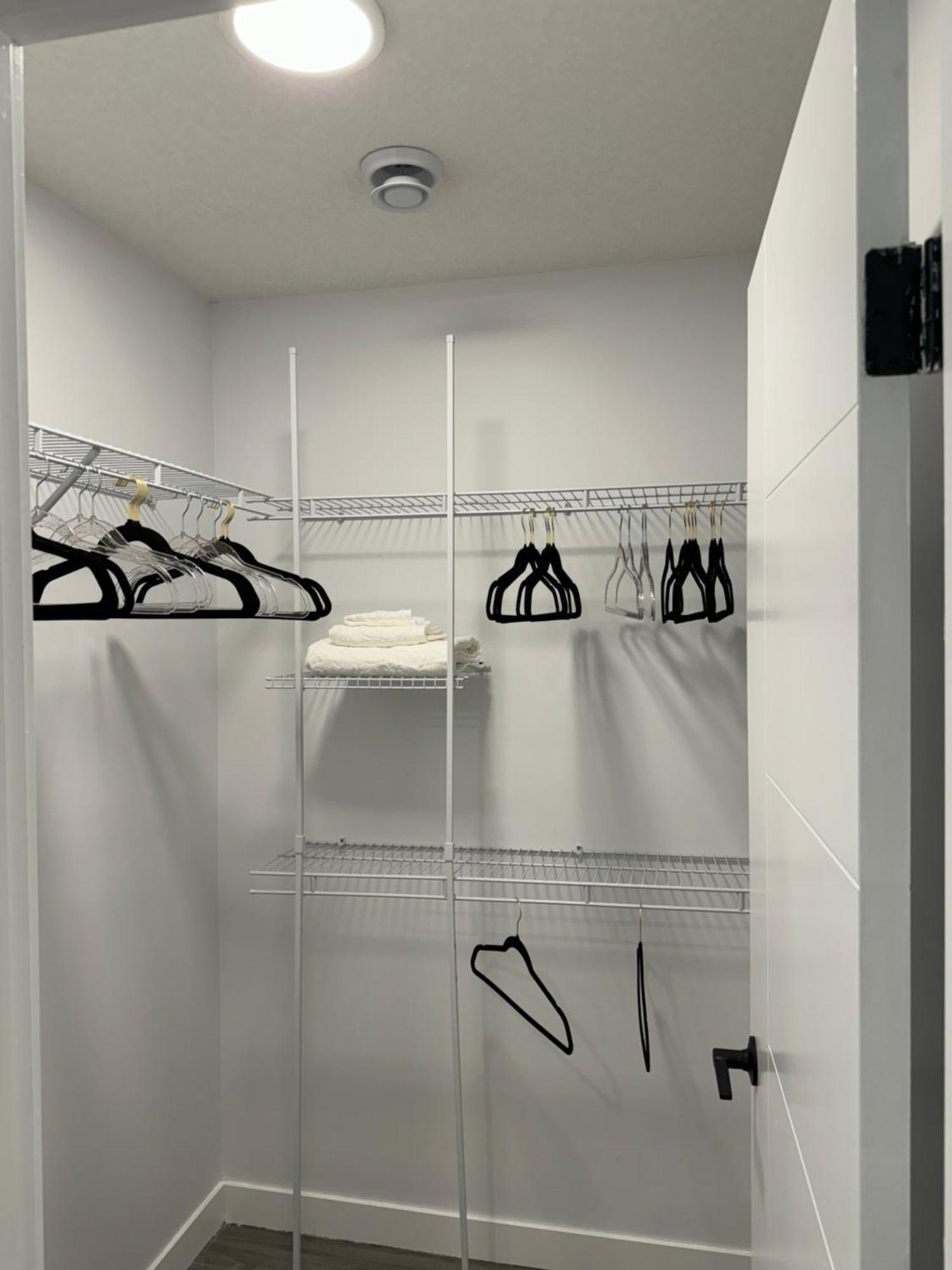 Serene Escape! Apartment Calgary